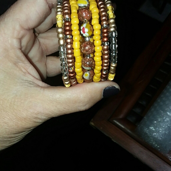 Handmade loop wire bracelet - Picture 5 of 5